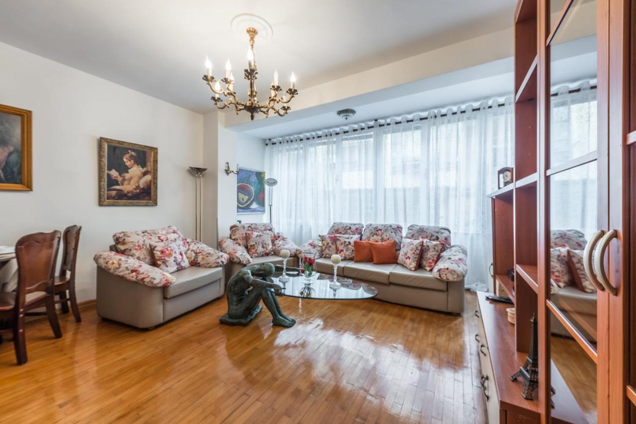 Vintage And Warm 2Br Apartament In Tirana Exterior foto