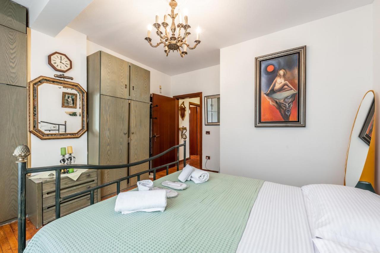 Vintage And Warm 2Br Apartament In Tirana Exterior foto