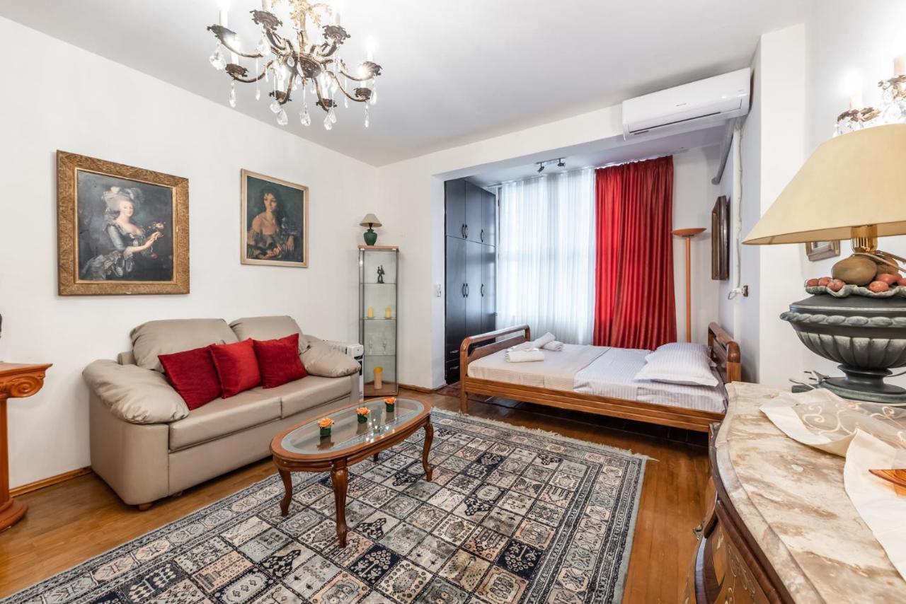 Vintage And Warm 2Br Apartament In Tirana Exterior foto
